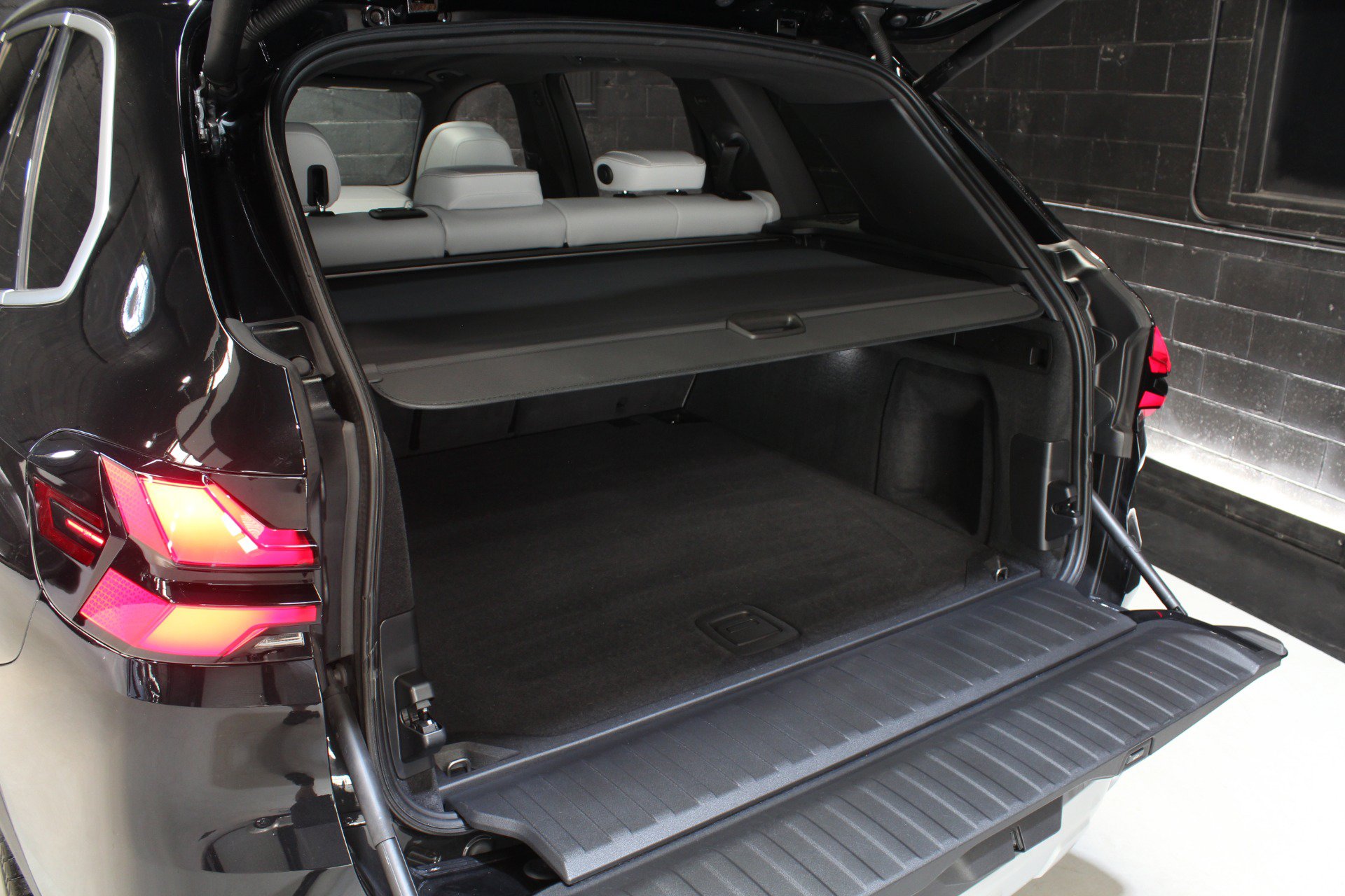 Used 2024 BMW X5 sDrive40i w/ Premium Package RWD image 86