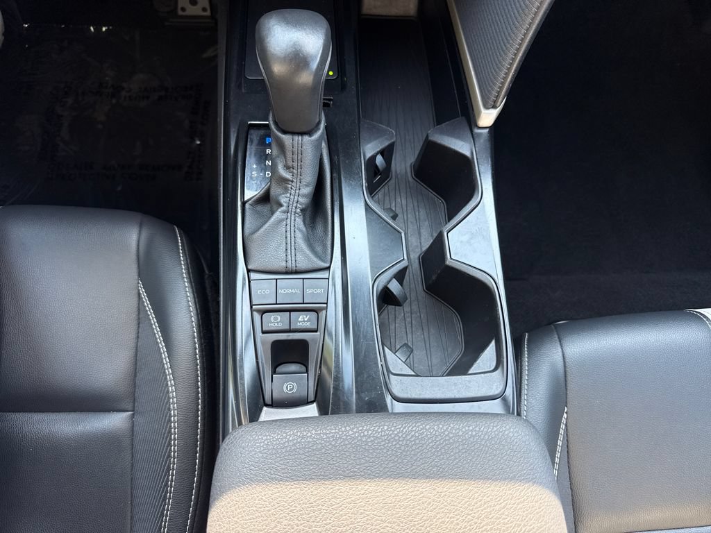 Used 2025 Toyota Camry SE FWD image 23