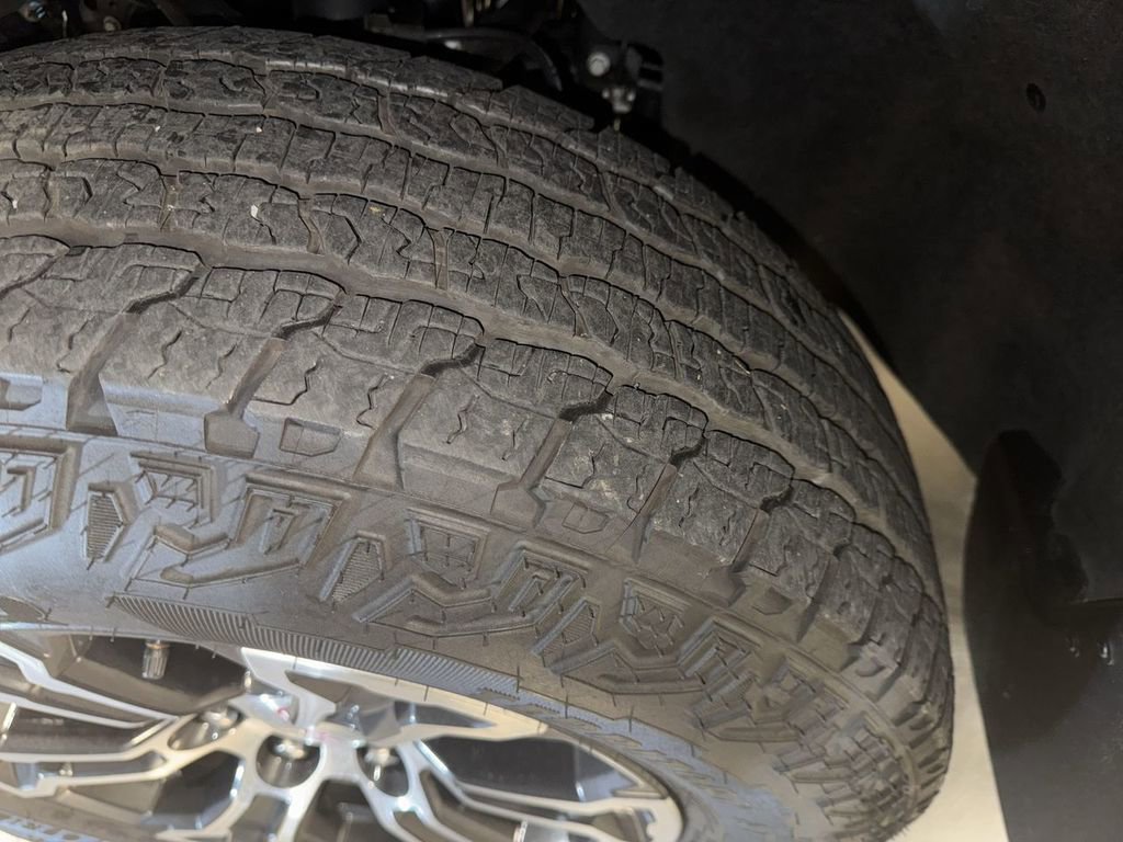 Used 2023 GMC Canyon AT4 image 11