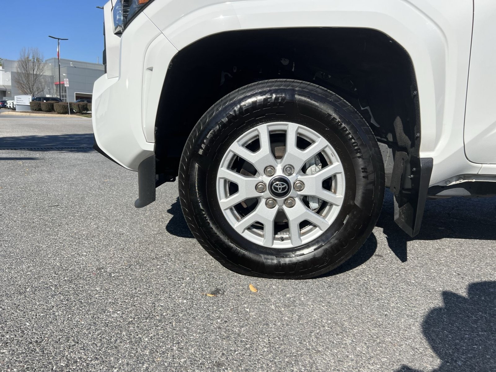 Used 2025 Toyota Tacoma SR5 AWD/4WD image 12