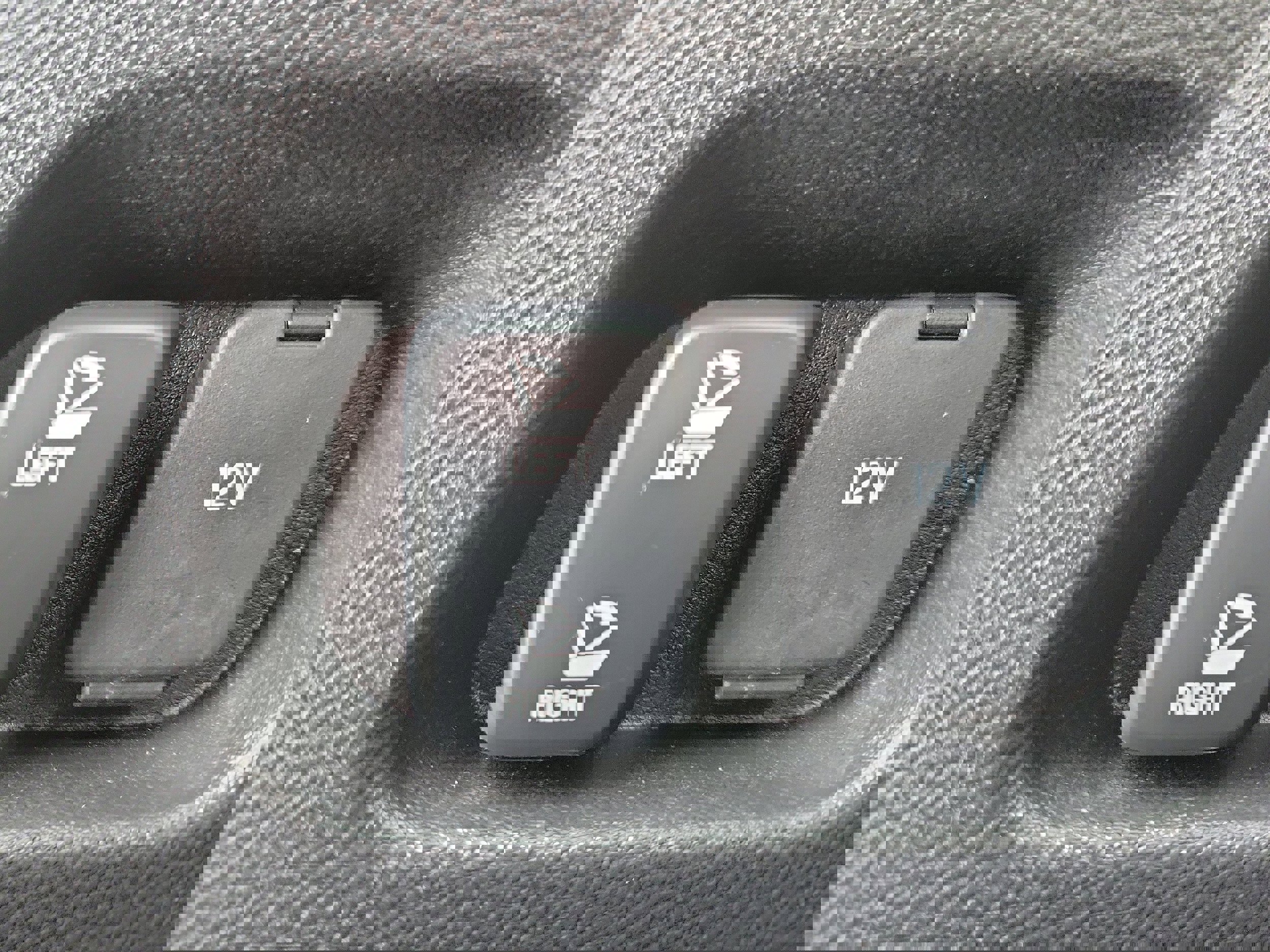 Used 2024 Ford Edge SEL w/ Convenience Package image 9