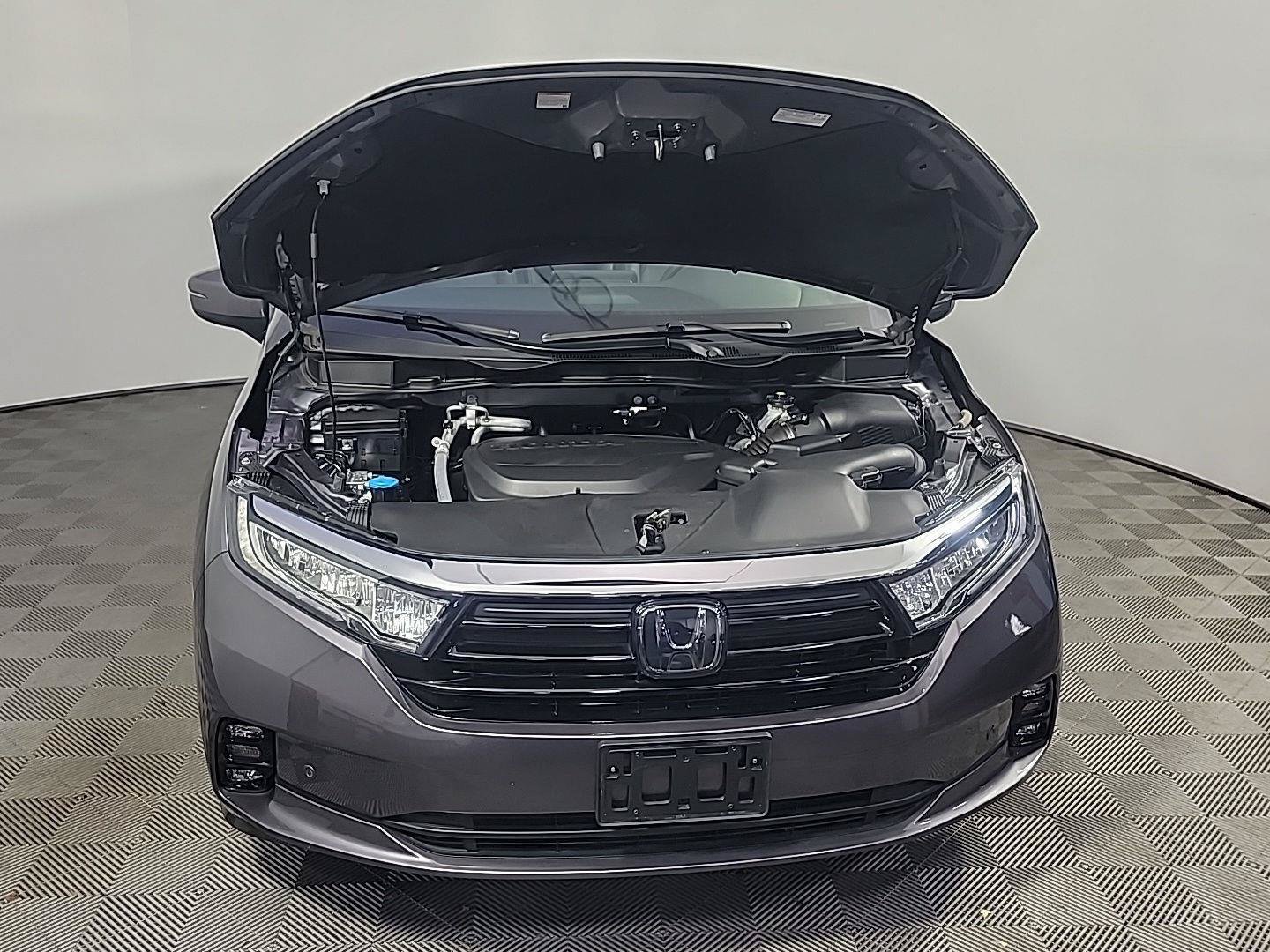 Certified 2024 Honda Odyssey Touring image 14