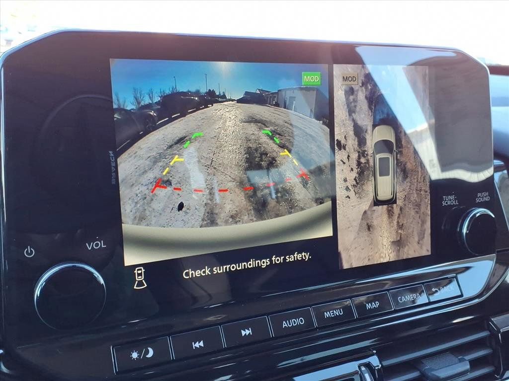 New 2025 Nissan Pathfinder SL image 13