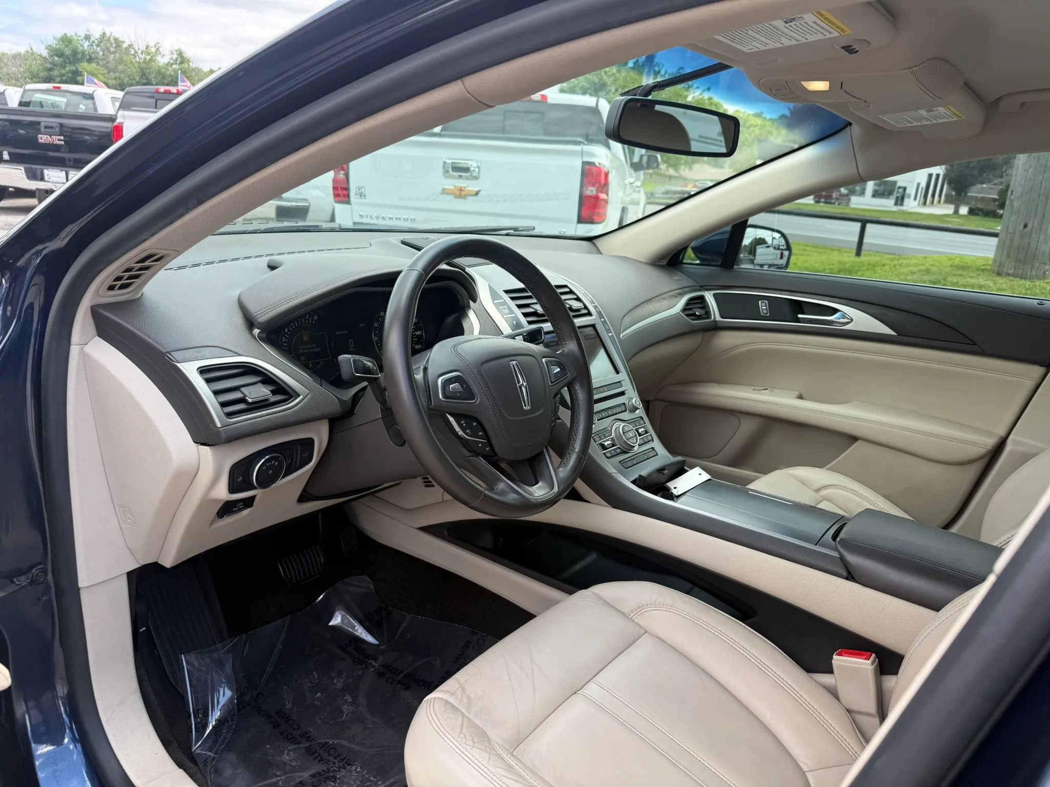 Used 2017 Lincoln MKZ Select FWD image 15