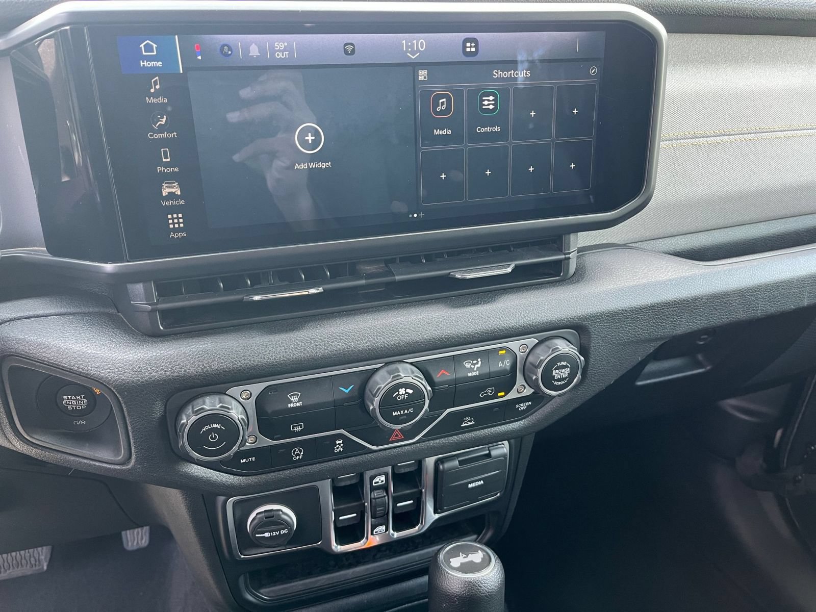 Used 2025 Jeep Wrangler Unlimited Sport AWD/4WD image 17