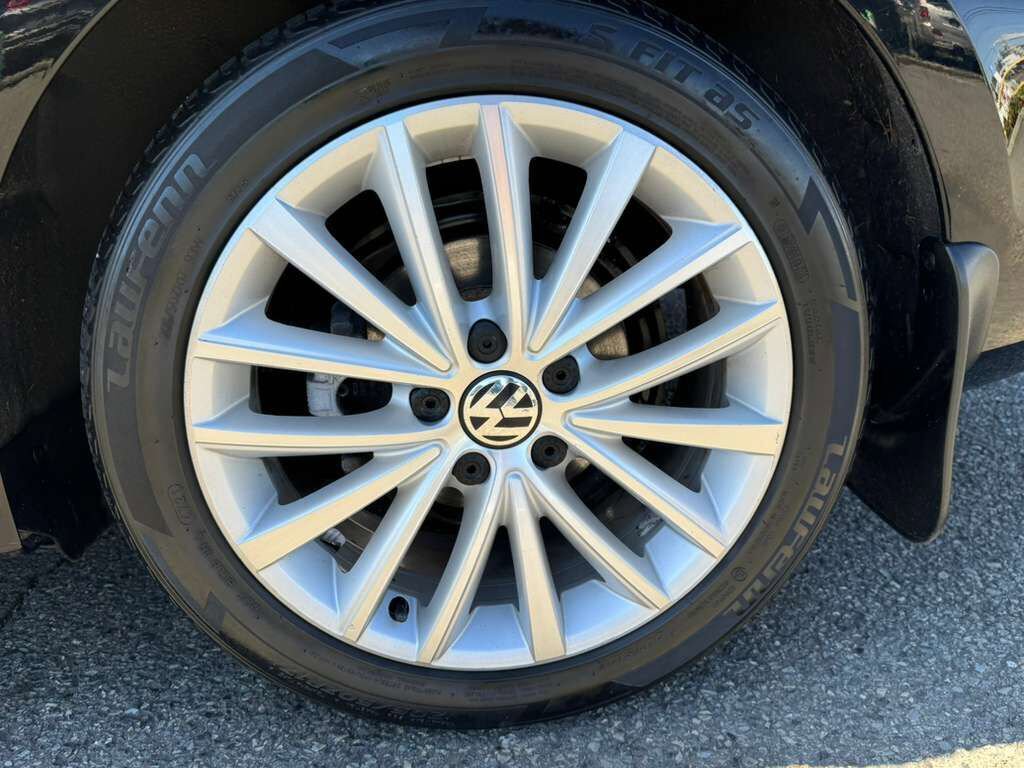 Used 2016 Volkswagen Jetta SEL FWD image 18