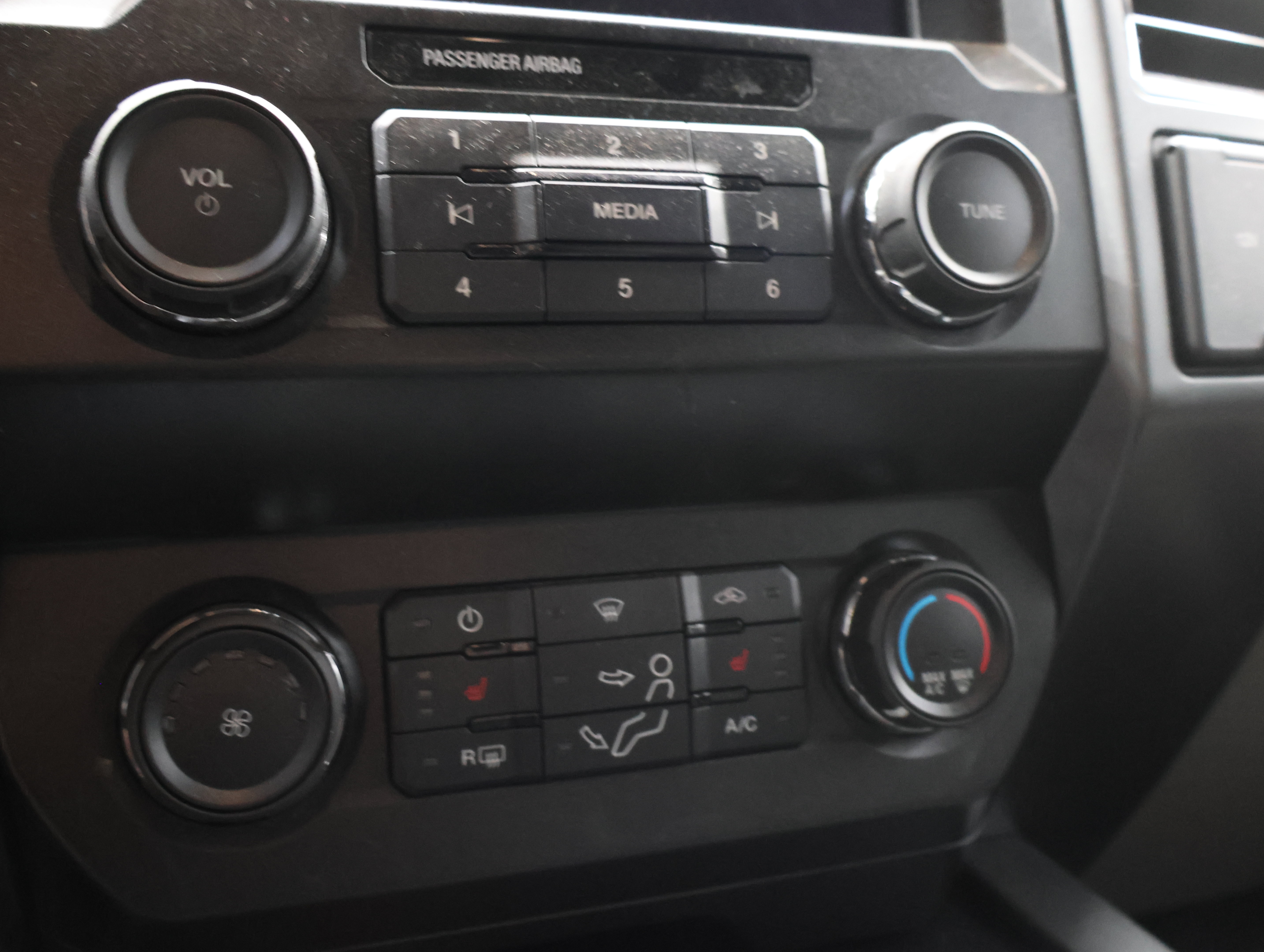 Used 2021 Ford F250 XLT w/ XLT Premium Package AWD/4WD image 51