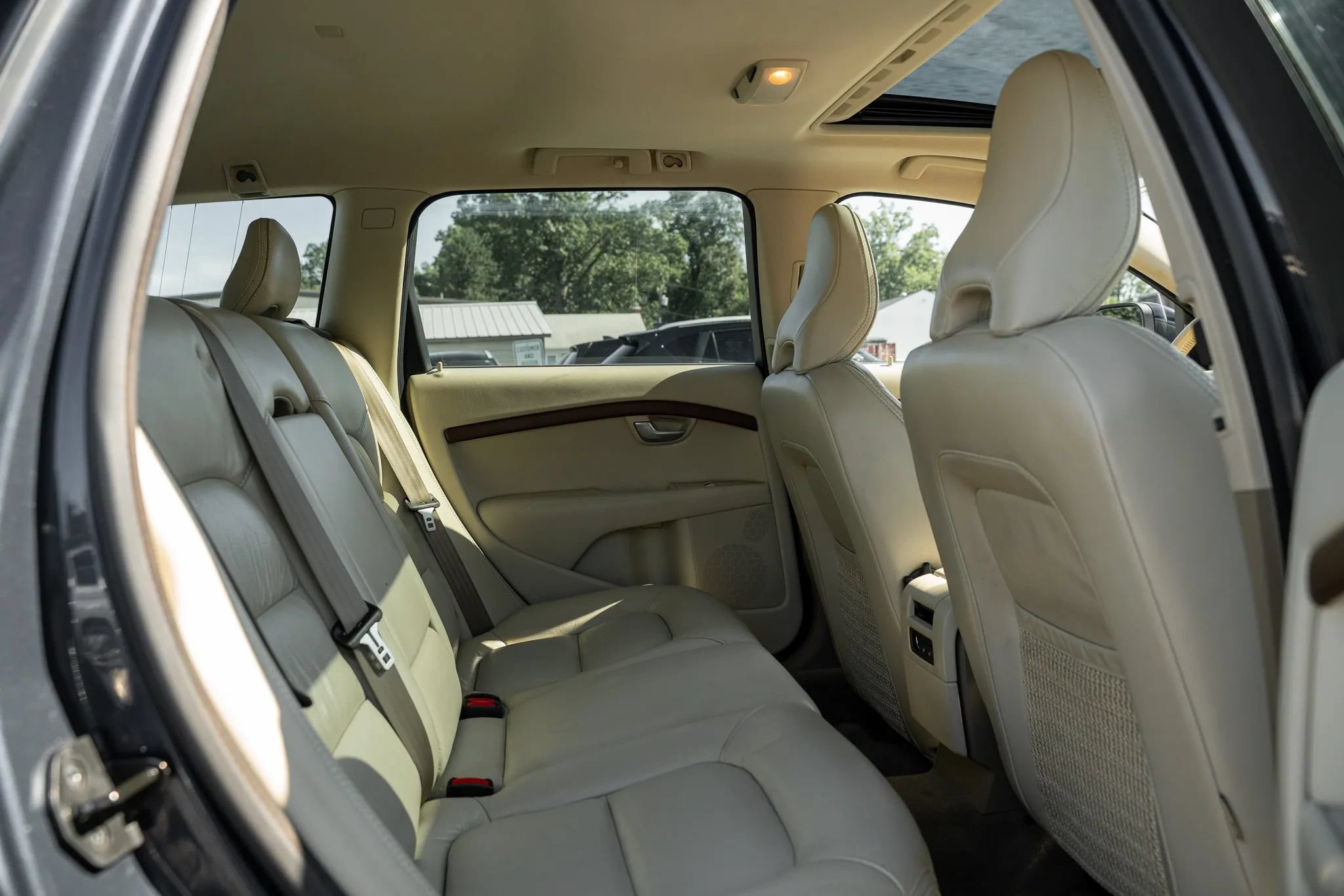 Used 2010 Volvo XC70 3.2 AWD/4WD image 11