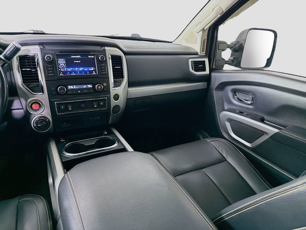 Used 2019 Nissan Titan PRO-4X w/ Pro-4x Convenience Package image 26