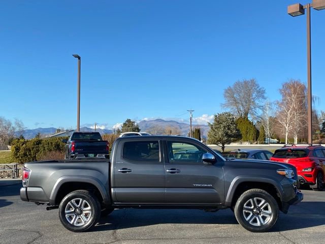 Used 2018 Toyota Tacoma Limited image 2