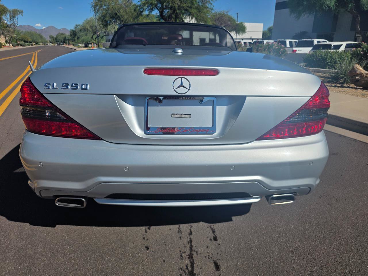 Used 2011 Mercedes-Benz SL 550 w/ Premium I Pkg image 22