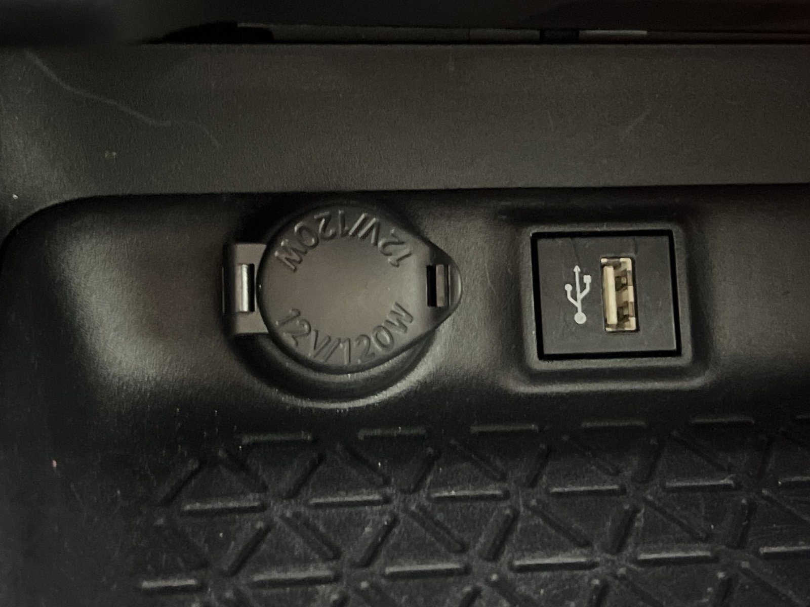 Used 2024 Toyota RAV4 LE image 33