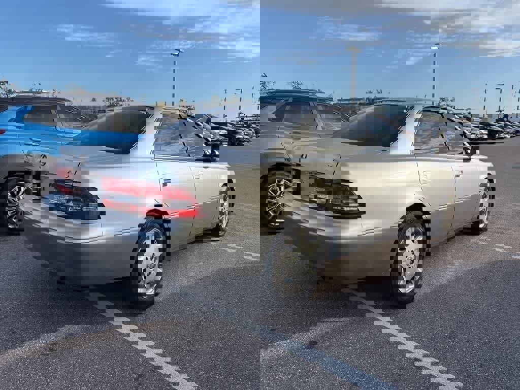 Used 2000 Lexus ES 330 image 3