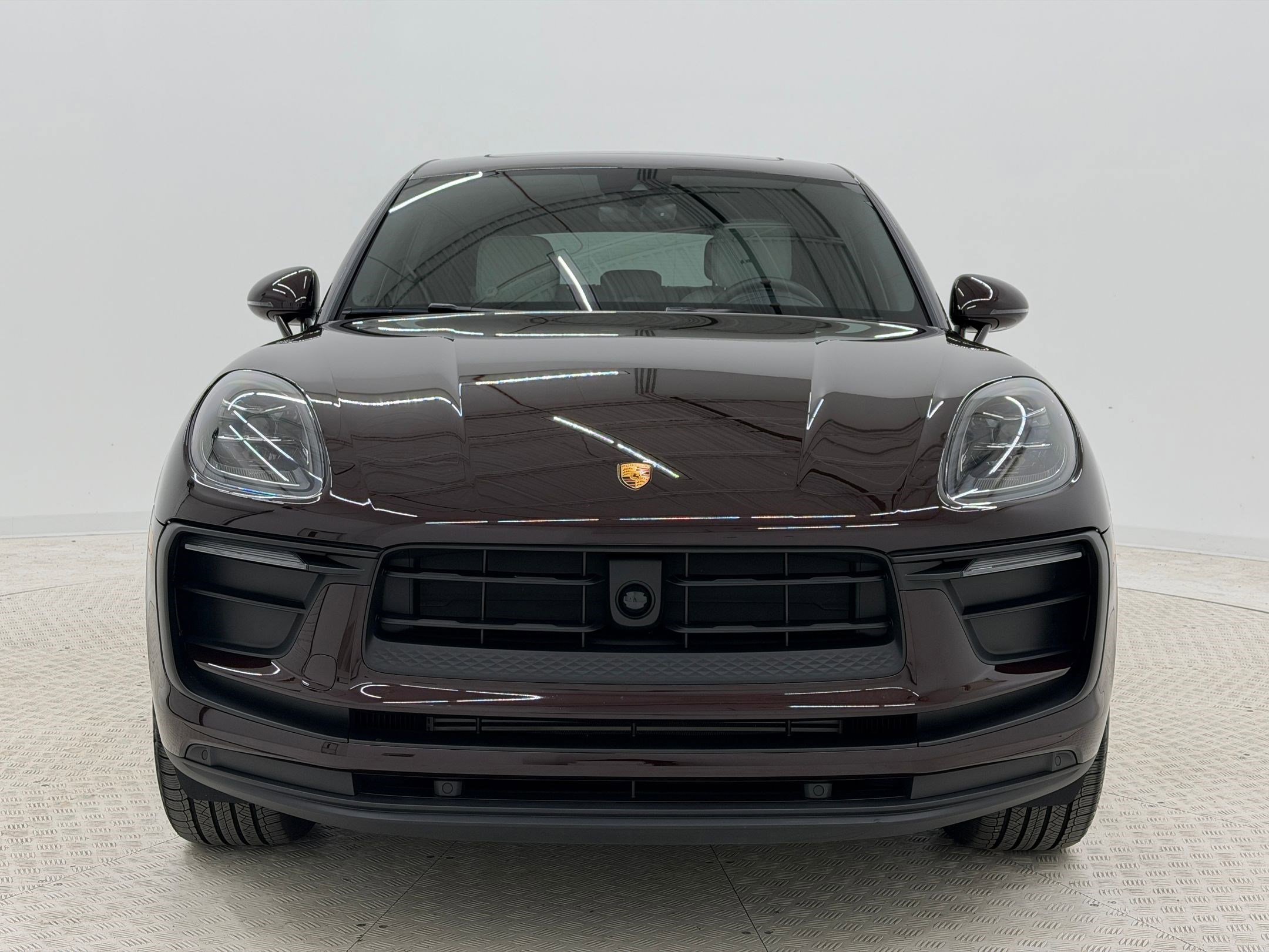 Used 2025 Porsche Macan image 6