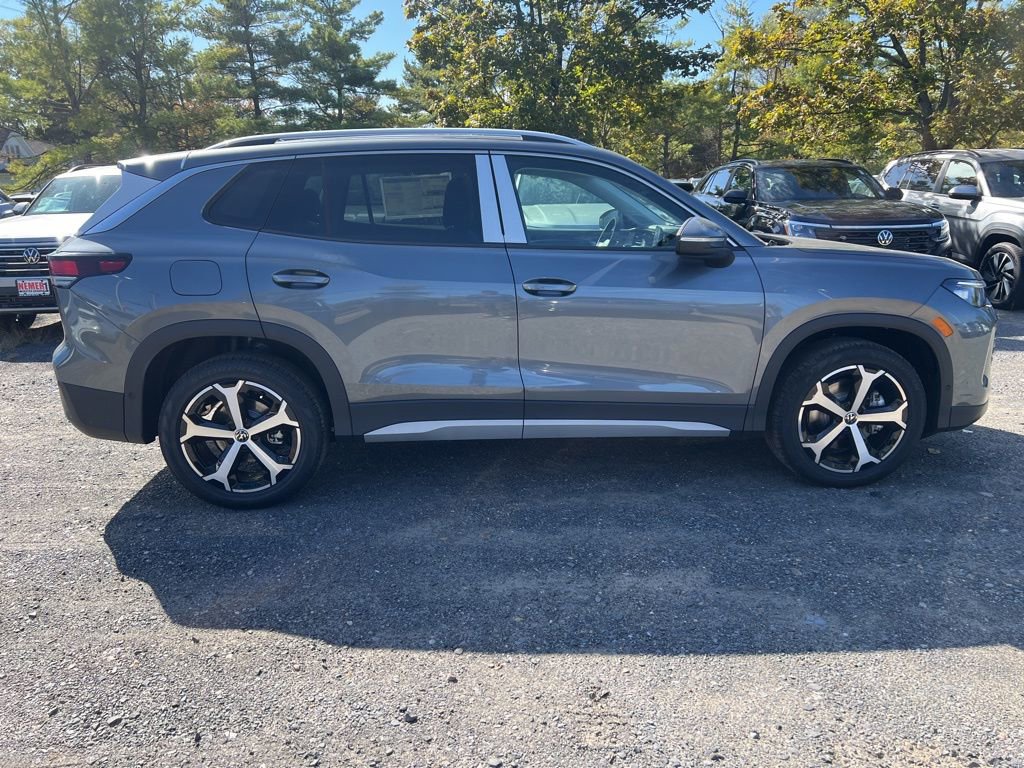 New 2025 Volkswagen Tiguan SE image 5
