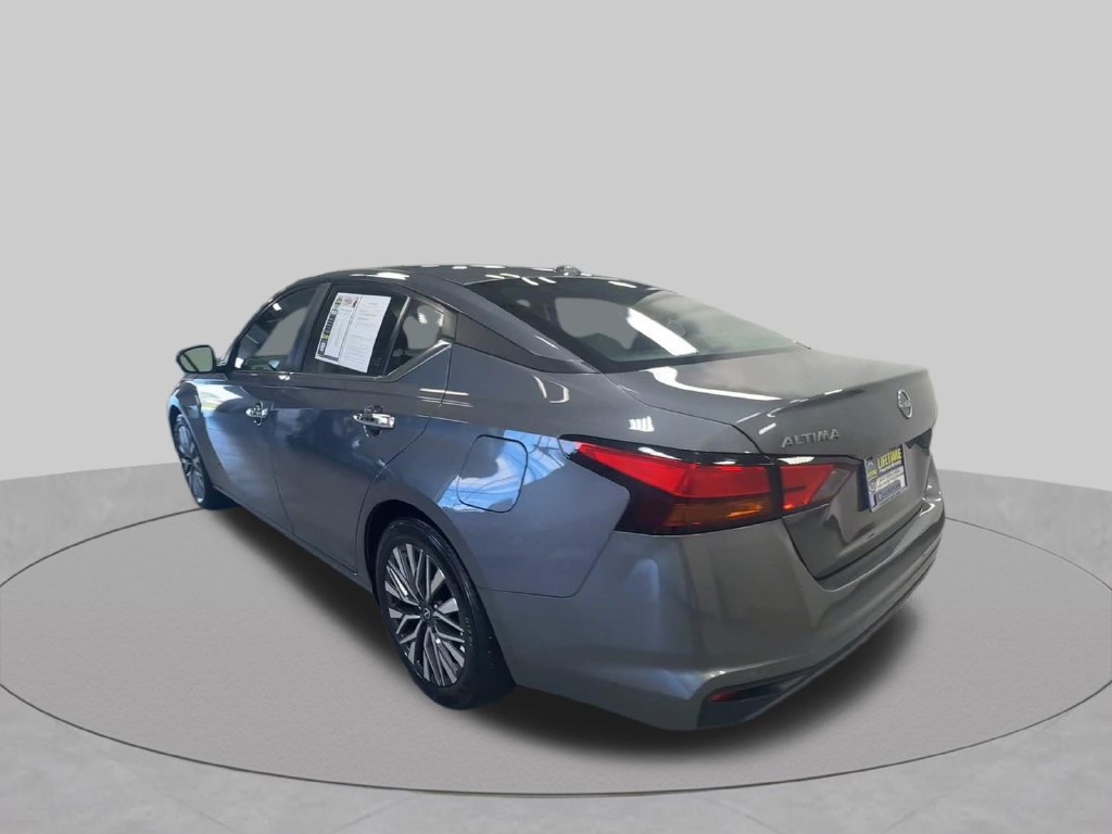 Used 2025 Nissan Altima 2.5 SV FWD image 9