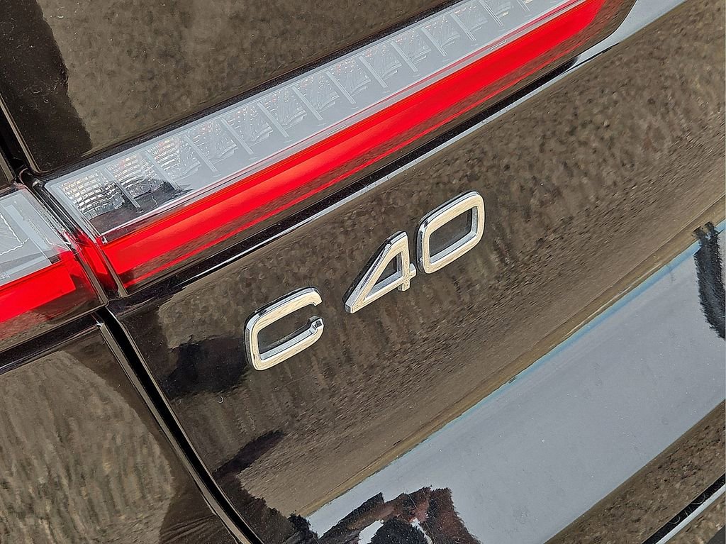 Used 2023 Volvo C40 P8 Recharge Ultimate image 12