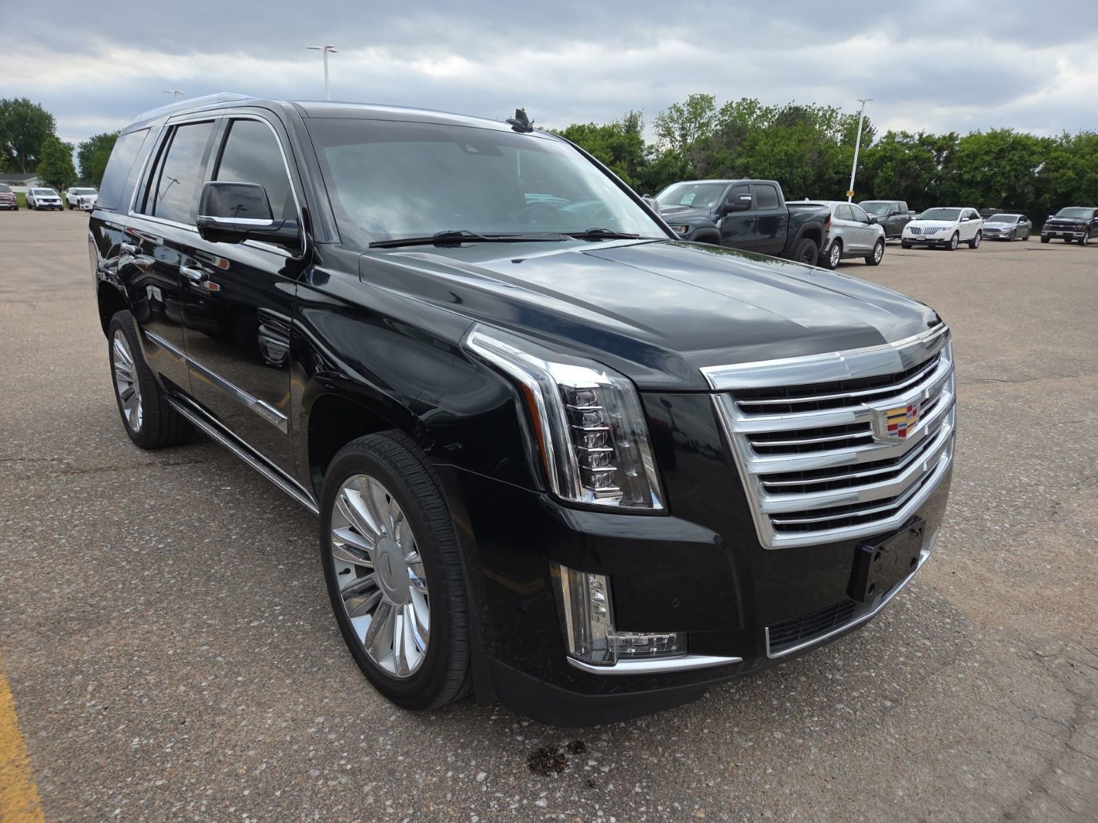 Used 2017 Cadillac Escalade Platinum AWD/4WD image 6