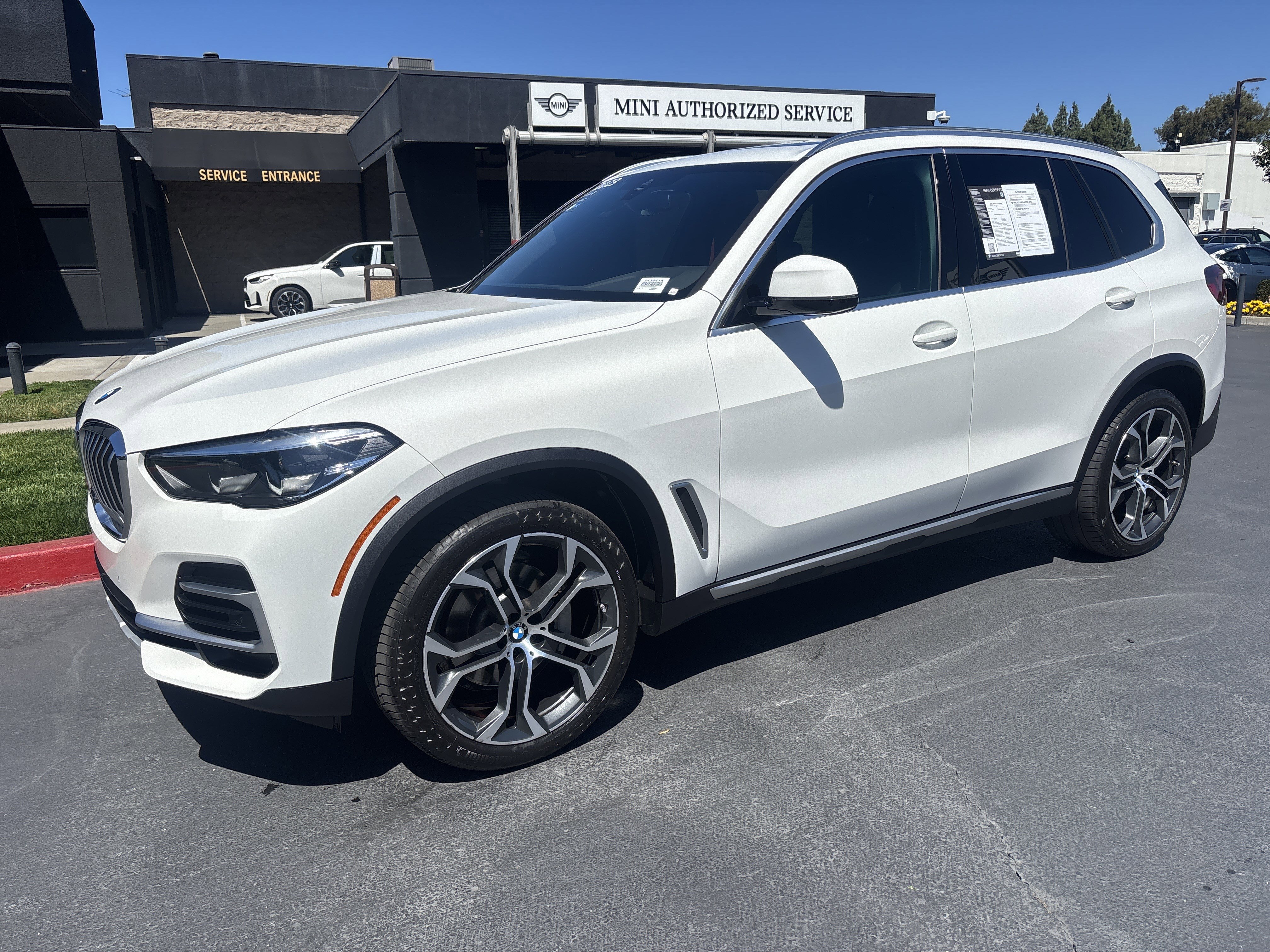 Used 2023 BMW X5 xDrive40i w/ Climate Comfort Package AWD/4WD image 26
