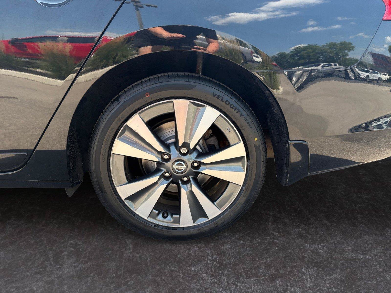 Used 2018 Nissan Sentra SL w/ Protection Package FWD image 28