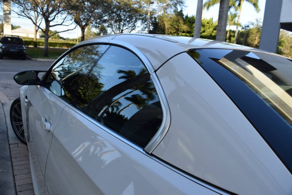 Used 2011 BMW M3 Convertible RWD image 35