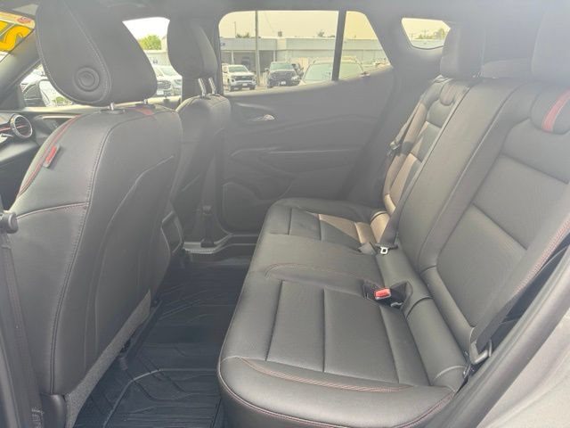 Used 2025 Chevrolet Trax RS w/ Sunroof Package FWD image 11
