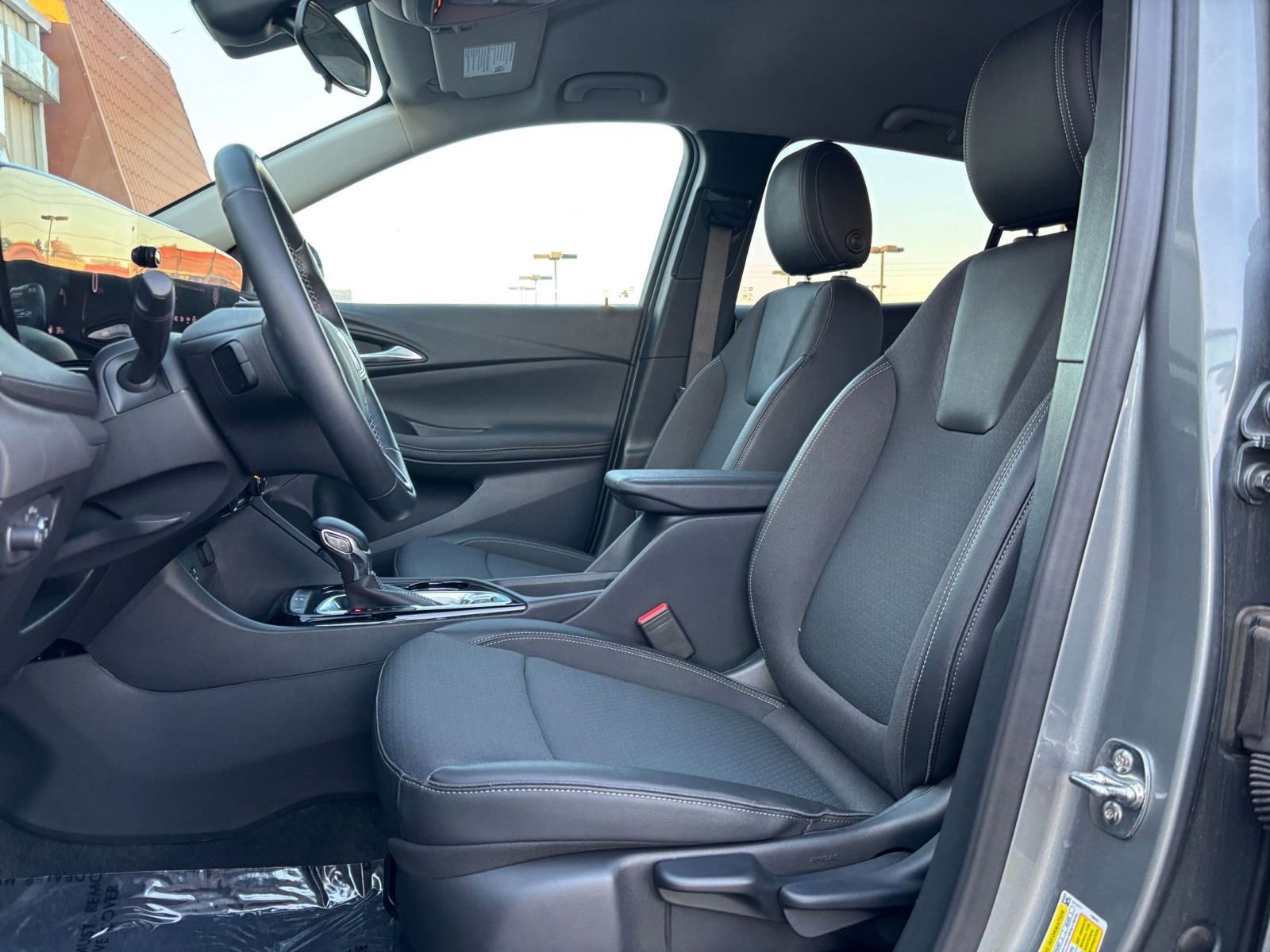 Used 2025 Buick Encore GX Preferred image 24