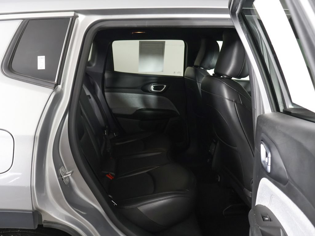 Used 2023 Jeep Compass Latitude AWD/4WD image 28
