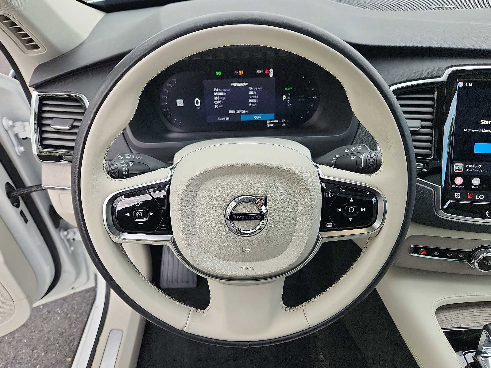 Certified 2024 Volvo XC90 T8 Plus w/ Protection Package Premier AWD/4WD image 19