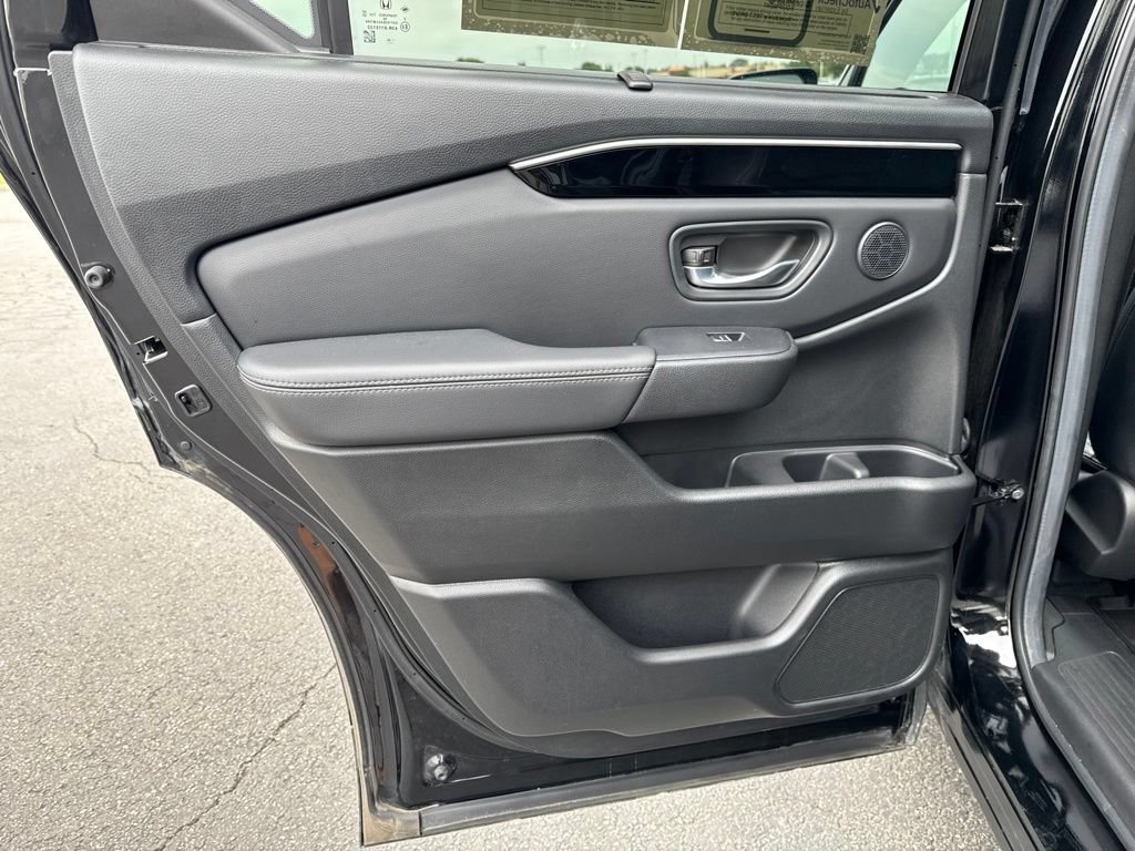 Certified 2025 Honda Pilot Touring image 35