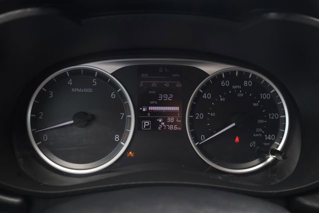Used 2021 Nissan Versa S FWD image 14