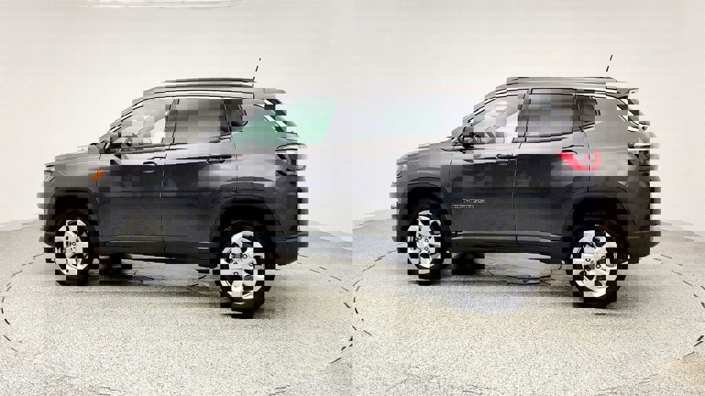 Used 2020 Jeep Compass Latitude image 8