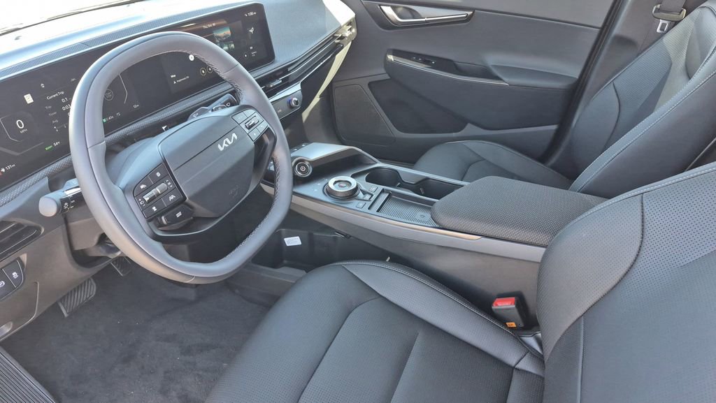 New 2025 Kia EV6 Wind image 10