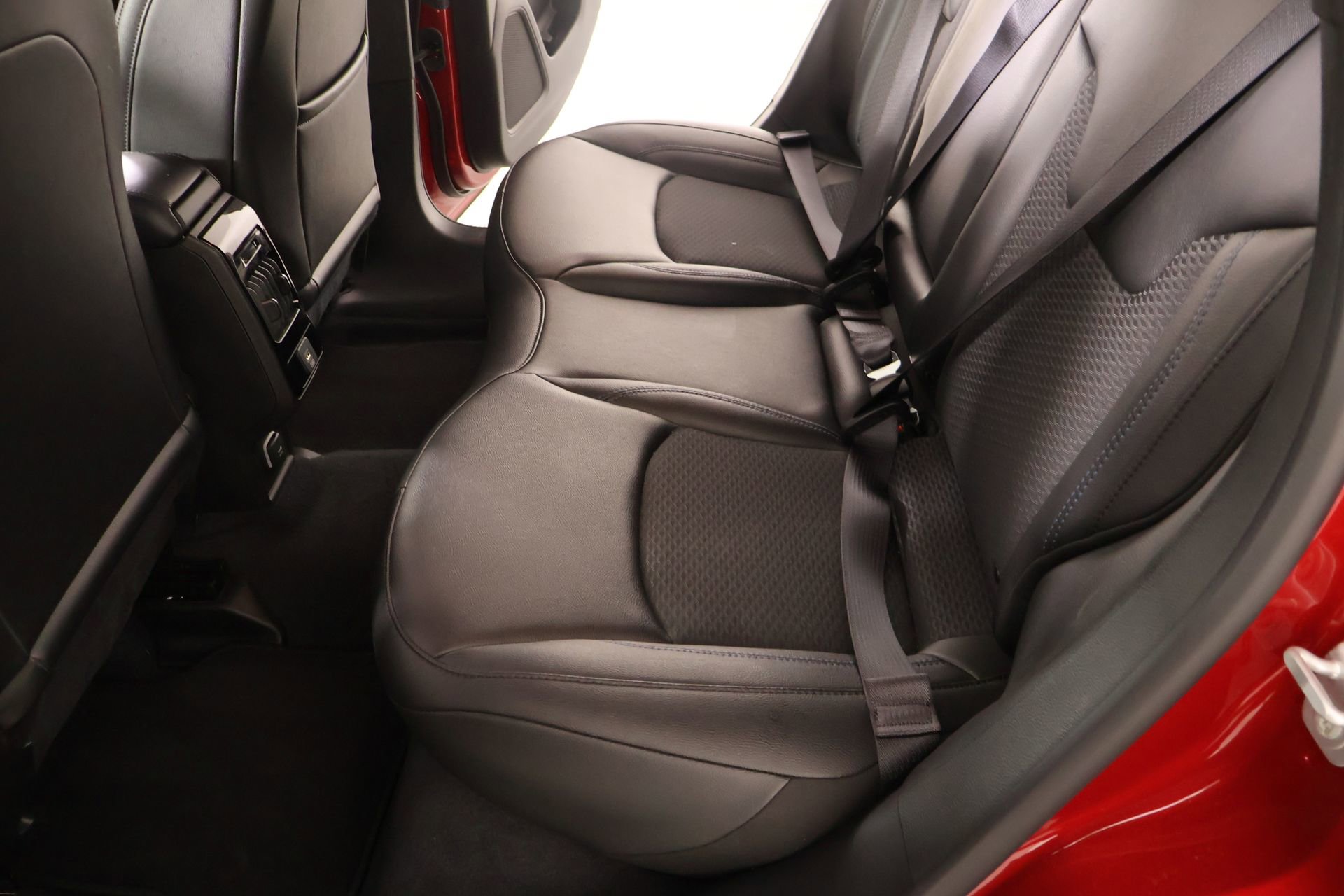 Used 2025 Jeep Compass Latitude image 12