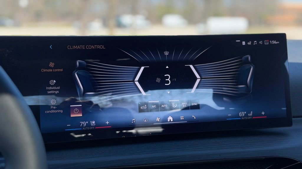 New 2026 BMW 330i xDrive Sedan w/ Premium Package image 17