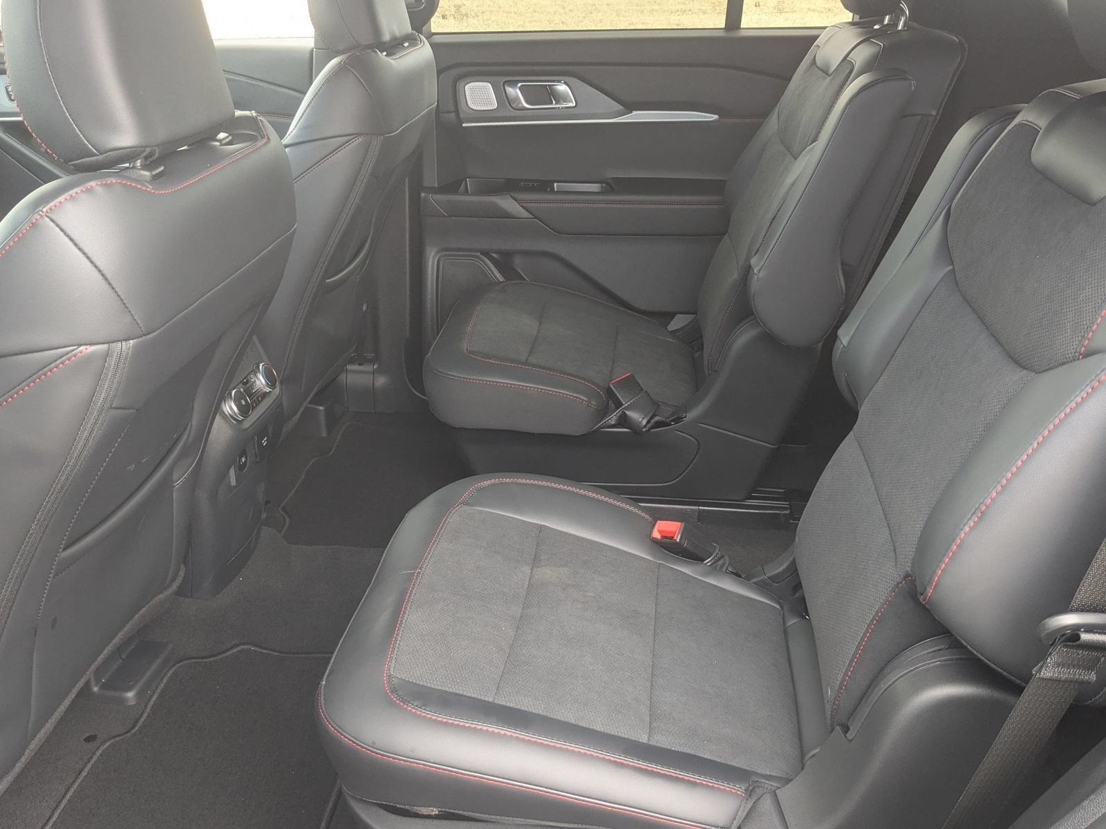 New 2026 Ford Explorer ST w/ Sun And Sound Package AWD/4WD image 32