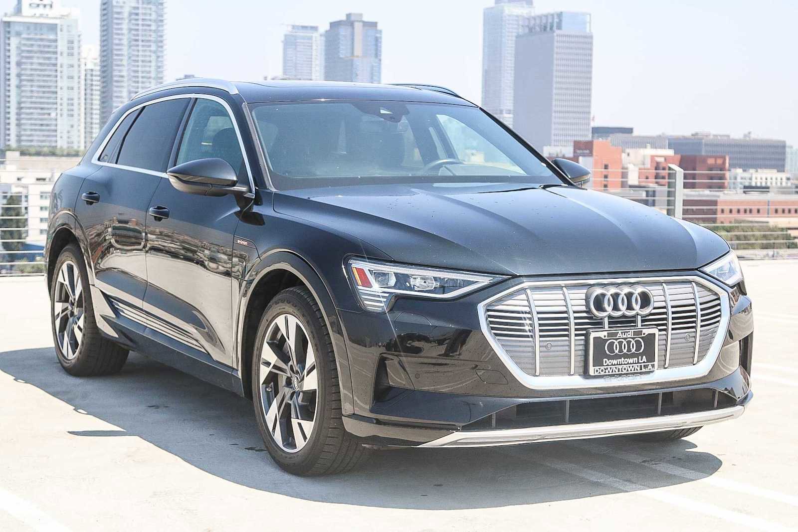 Used 2022 Audi e-tron Premium image 3