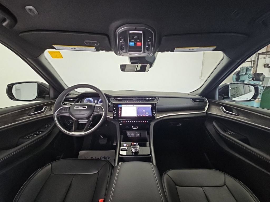 New 2026 Jeep Grand Cherokee Limited AWD/4WD image 10