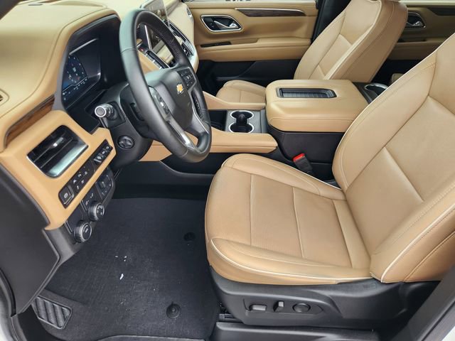 Used 2024 Chevrolet Suburban Premier w/ Premium Package RWD image 13