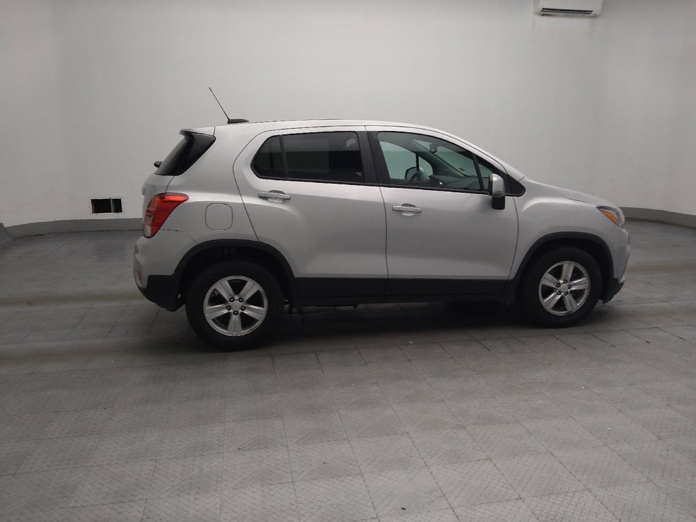 Used 2022 Chevrolet Trax LS w/ Tint and Cruise Package FWD image 10