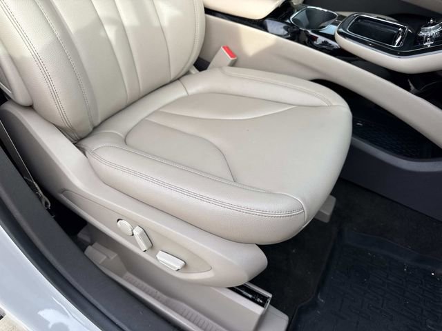 Used 2023 Lincoln Nautilus AWD image 12