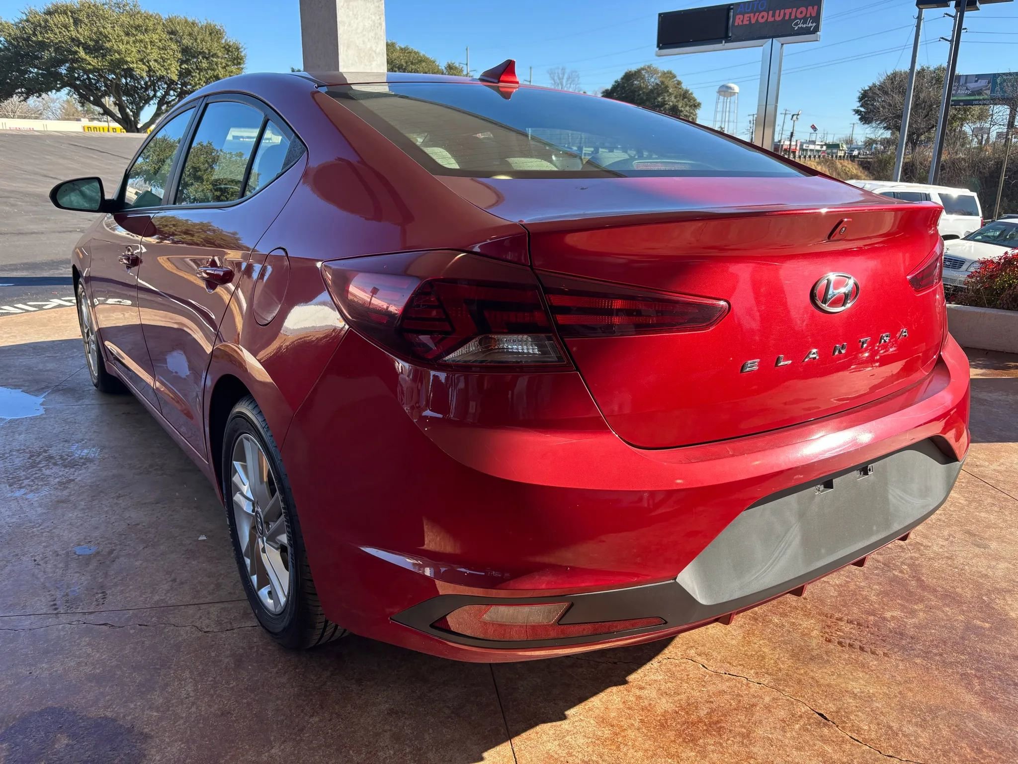 Used 2020 Hyundai Elantra SEL image 4