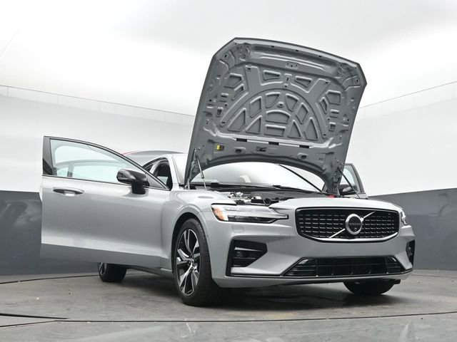 Used 2025 Volvo S60 B5 Plus image 50