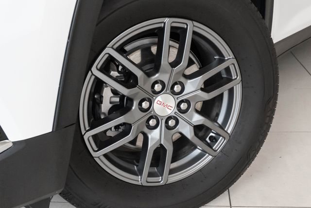 Used 2025 GMC Acadia Elevation image 2