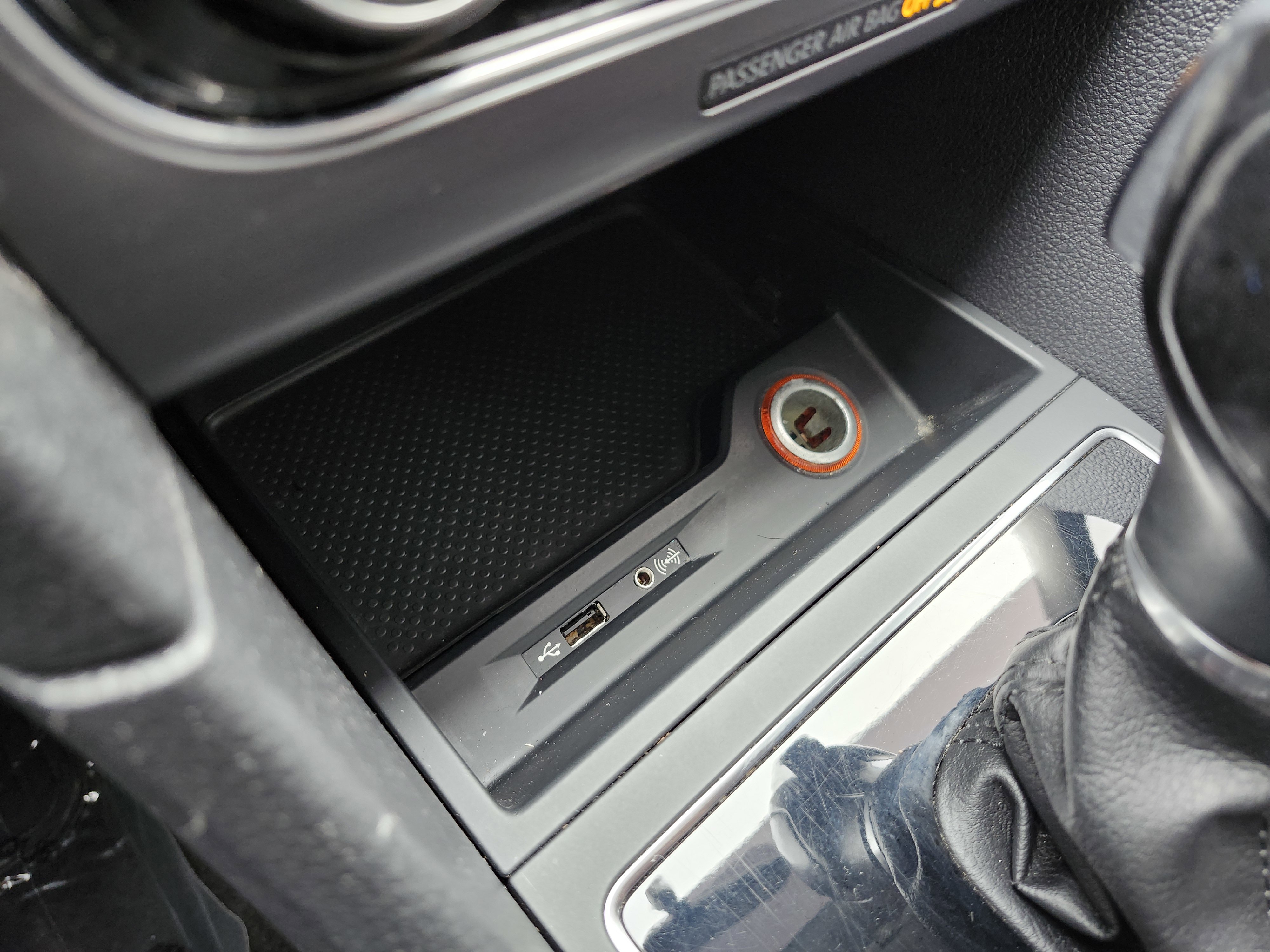 Used 2017 Volkswagen Passat 1.8T R-Line w/ R-Line Lighting Package image 7