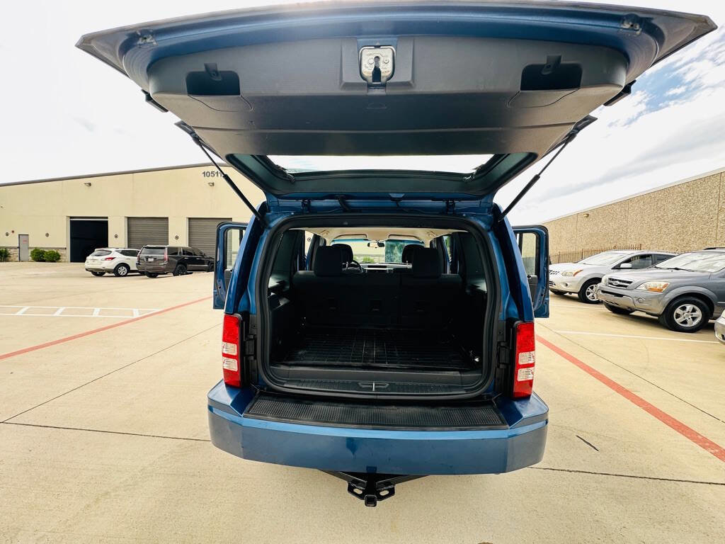 Used 2010 Jeep Liberty Sport image 17