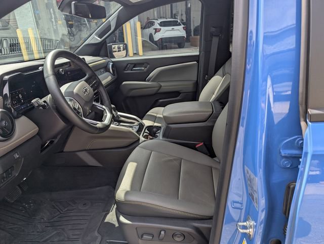 Used 2025 Chevrolet Colorado ZR2 w/ Technology Package AWD/4WD image 15