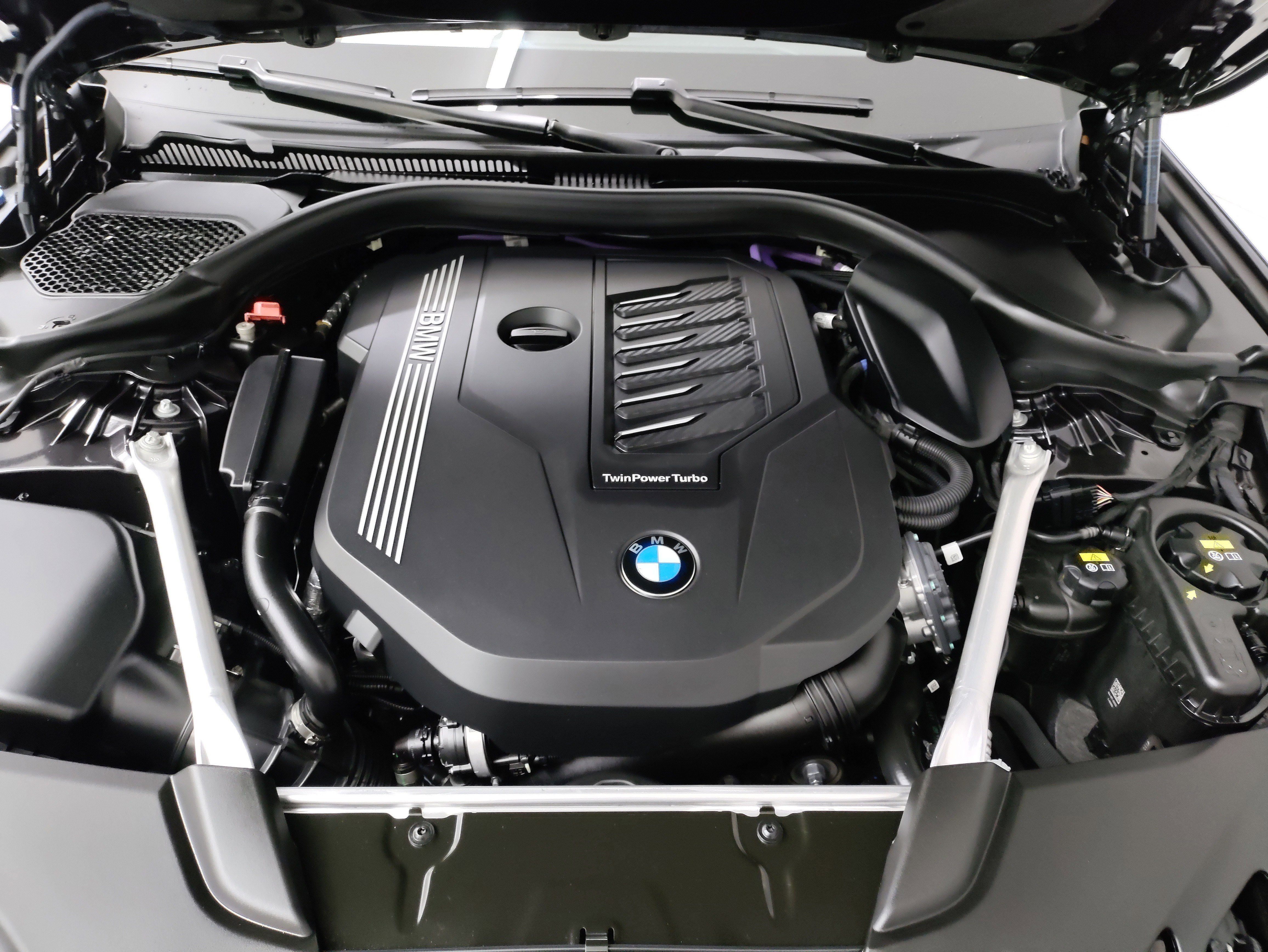 Certified 2023 BMW 540i w/ M Sport Package image 34