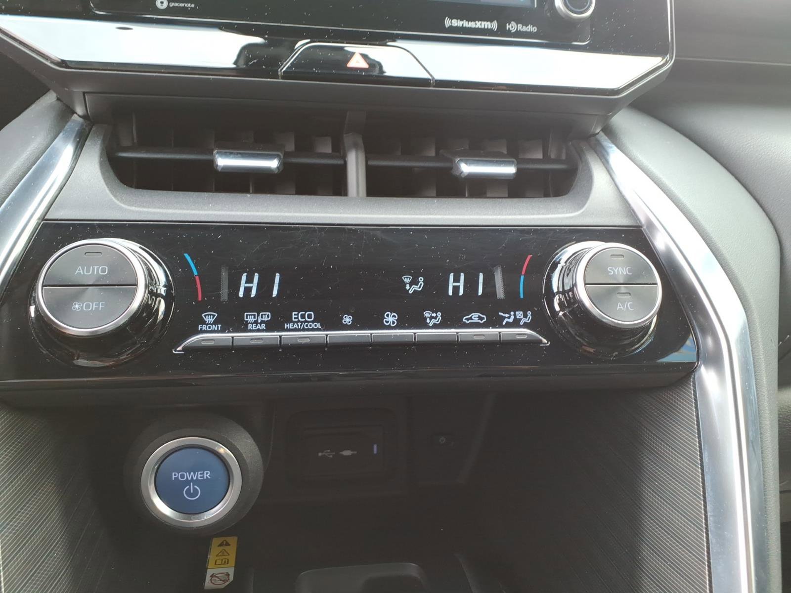 Used 2021 Toyota Venza XLE w/ Softex Package image 24