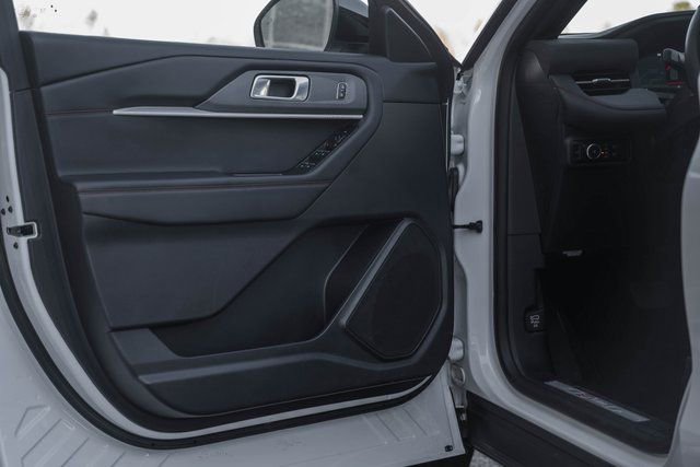 Used 2025 Ford Explorer ST-Line w/ ST-Line Street Pack image 49